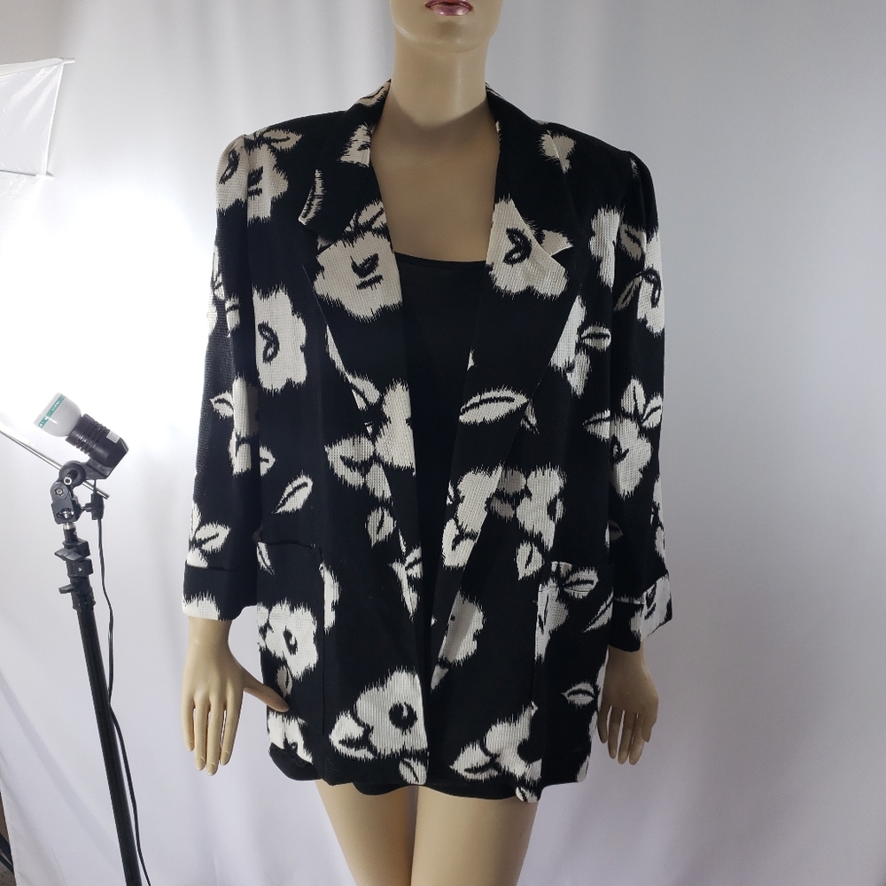 Black and white open floral blazer 100% cotton